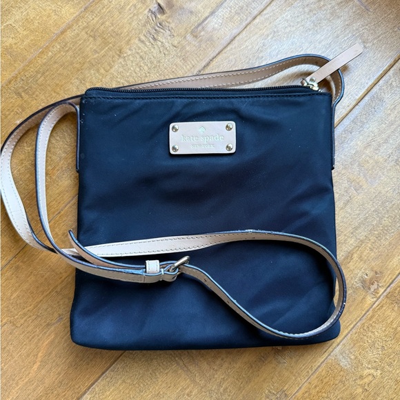 kate spade Handbags - Kate Spade crossbody